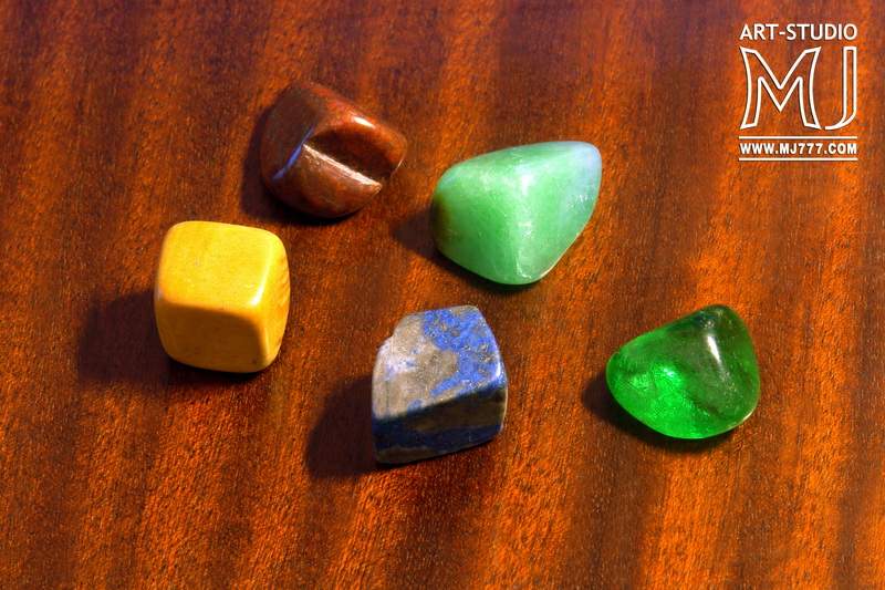 Шкатулка натуральных самоцветов: поделочные камни. Часть 2.
